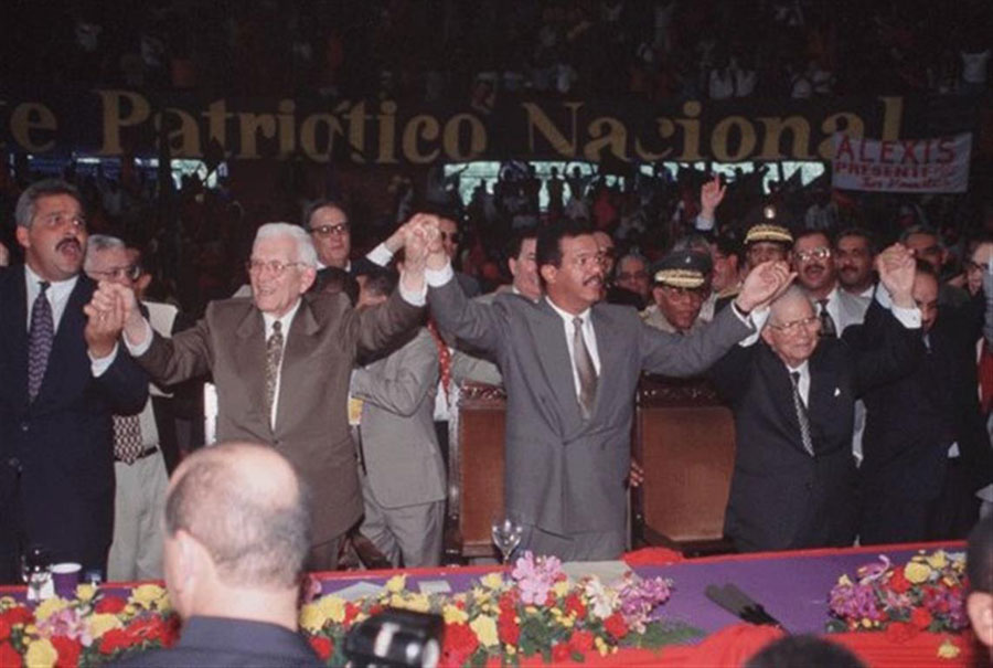 Con los comicios de 1996 termina el antagonismo del PRSC y el PLD, con la conformación de un Frente Patriótico que presentó a Leonel Fernández como el candidato presidencial para enfrentarse, en una segunda vuelta electoral, a José Francisco Peña Gómez, candidato del PRD.