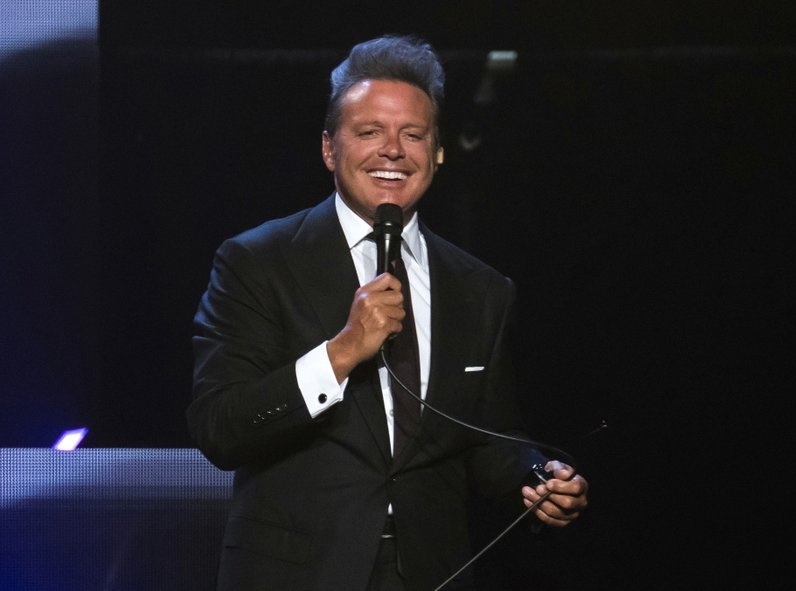 En esta foto del 9 de junio del 2018, el cantante mexicano Luis Miguel da un concierto en el Madison Square Garden en Nueva York.