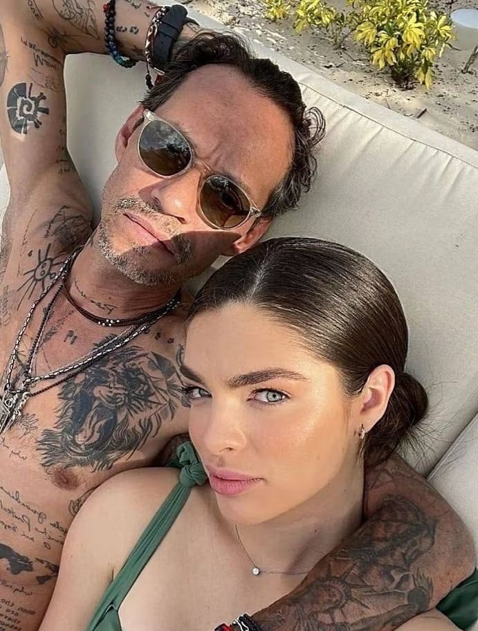Nadia Ferreira y Marc Anthony en La Romana, en diciembre de 2022: “Solamente feliz”, escribió la modelo.