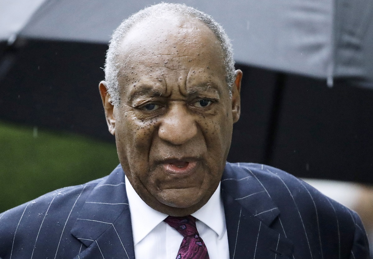 Bill Cosby llega a una audiencia de sentencia luego de su condena por agresión sexual en el juzgado del condado de Montgomery en Norristown Pensilvania.