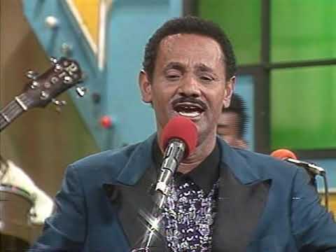 Luis Segura En El Show Del Mediodia Republica Dominicana 1992 Luis Segura (El Añoñaito) Interpretando El Tema Pena Por Ti