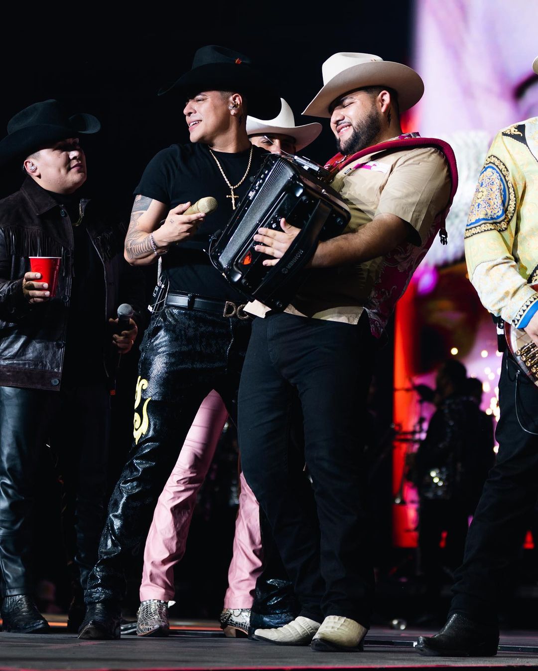 Grupo Firme