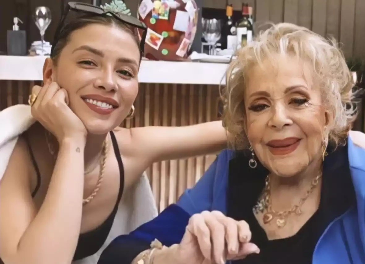 Michelle Salas y su abuela, Silvia Pinal.