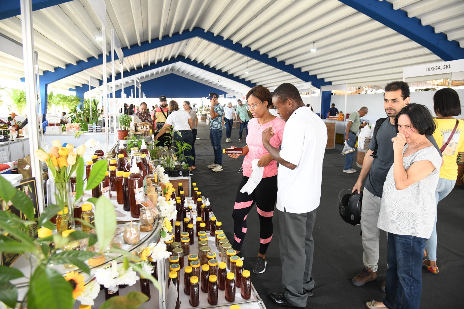 Ambiente en el pabellón agroempresarial en la Feria Agropecuaria.