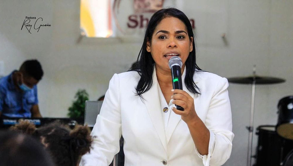 La pastora Rossy Guzmán tiene impedimento de salida del país.