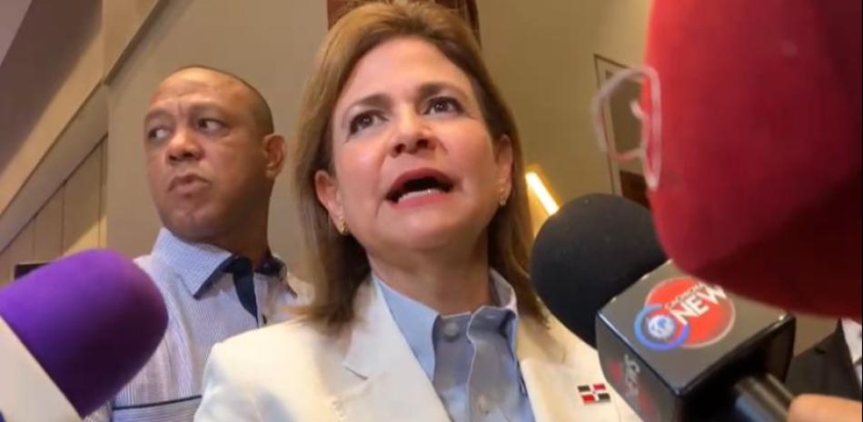 La vicepresidente de la República, Raquel Peña, dijo que el hackeo a la cuenta de X (antiguo Twitter) del presidente Luis Abinader es algo inadmisible.