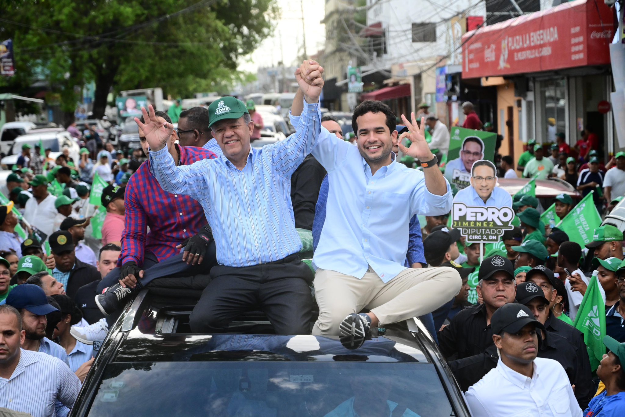 Leonel Fernández y su hijo Omar sorprenden al llevar Fuerza del Pueblo a segundo lugar.