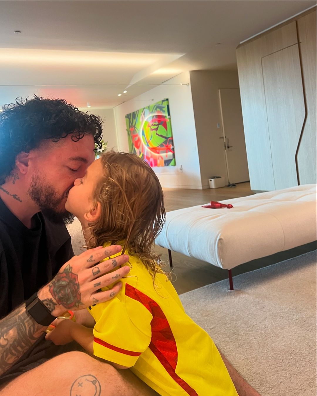 J Balvin y su hijo Río