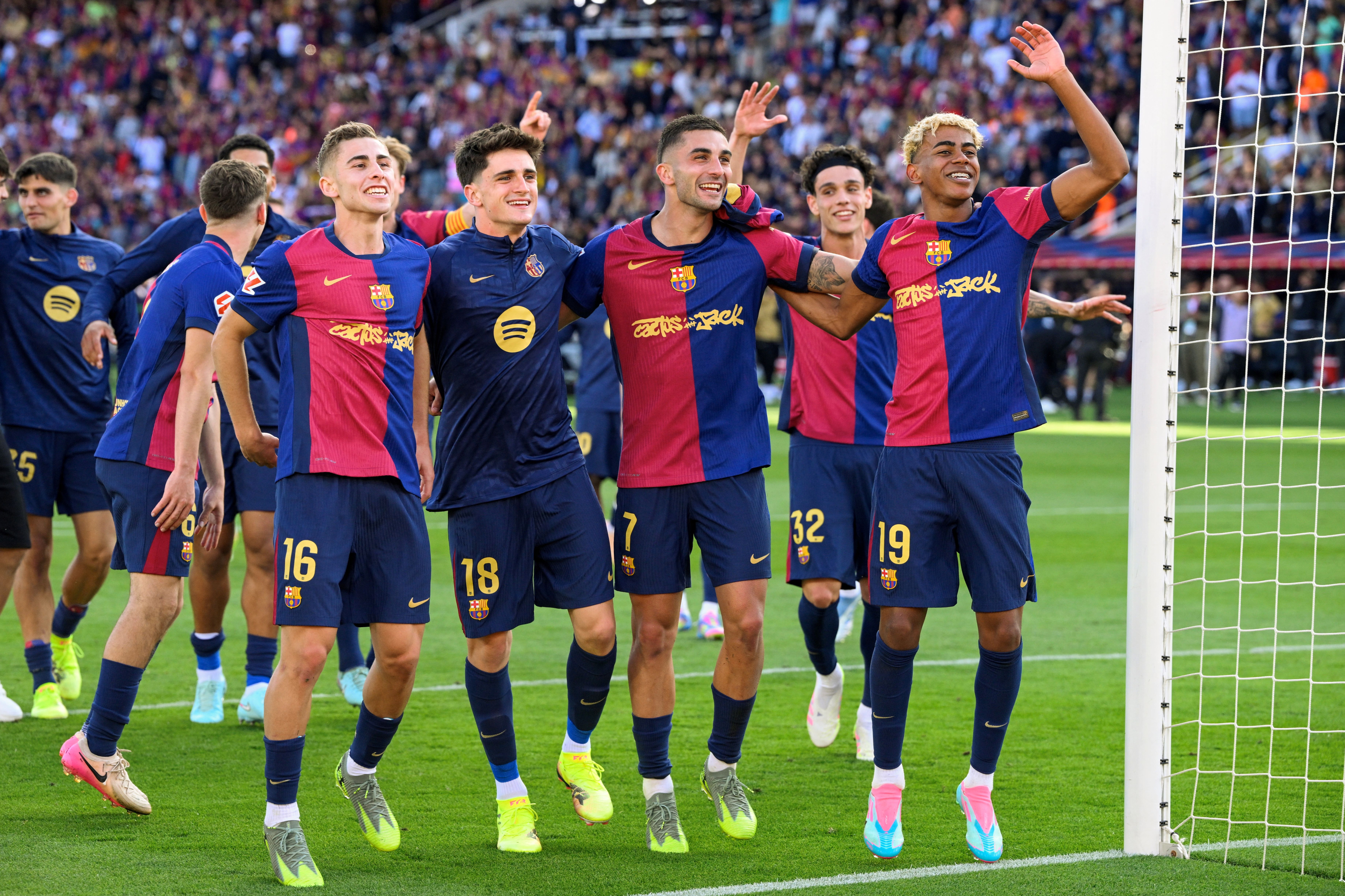 El Barça le gana el 4to. partido seguido al Real Madrid y tiene la Liga ...