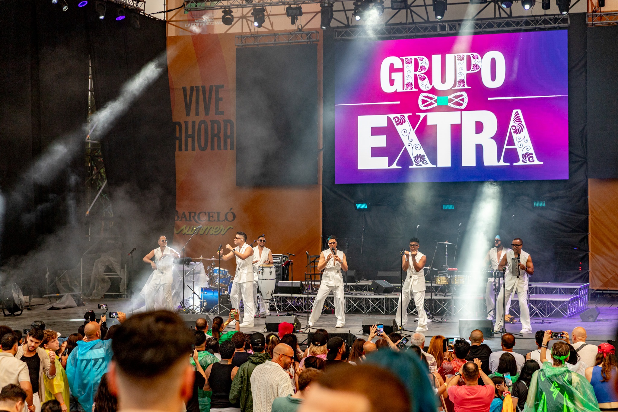 Grupo Extra cuando se presentó en el Milano Latin Festival el 22 de junio 2025.
