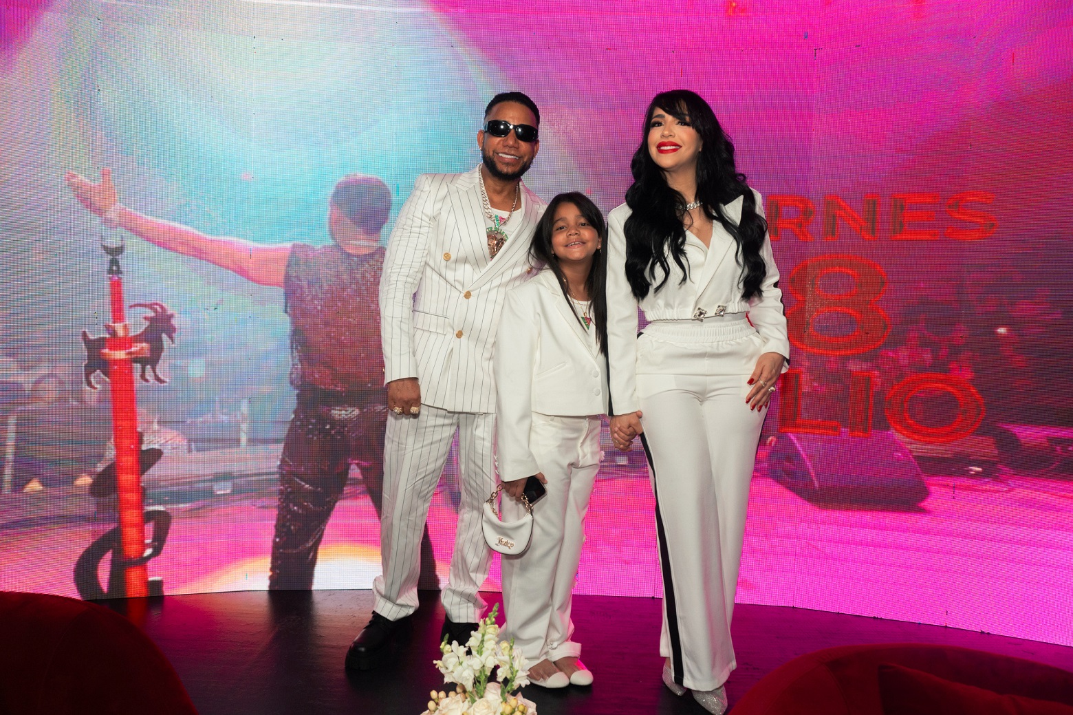 Elvis Martínez junto a su esposa Santa y su pequeña Sancherly.