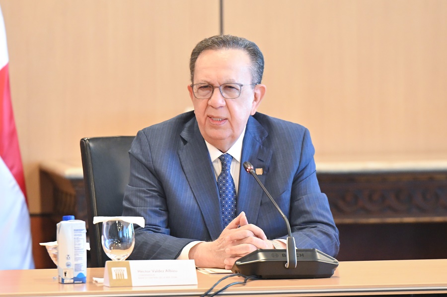 Héctor Valdez Albizu.