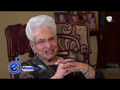 Hacer fortuna con el arte es muy difícil de manera honesta, pero qué satisfacción tan grande sea merecido porque se lo ha ganado con el sudor de su frente, indicó #MaríaCristinaCamilo en entrevista para #Énfasis Énfasis Con Iván Ruiz es Un programa de televisión dirigido y protagonizado por el Productor del programa Numero 1 de los Dominicanos El Show Del Mediodía (Iván Ruiz), que rompe con los esquemas de la televisión tradicional dominicana con entrevistas a personajes famosos e informes especiales, que aportarán una visión crítica sobre los temas que preocupan a la sociedad.

“Énfasis con Iván Ruiz” cuenta con Un programa con un formato un tanto irreverente, y anti esquemático, provocando a celebridades y personajes famosos a revelar mucho de su intimidad.

Énfasis con Iván Ruiz es transmitido todos los sábados por Color Visión de 6:00 PM a 7:00 PM y transmitido de manera simultánea por este canal de YouTube.

Te invitamos a mantenerte al tanto de todas las actualizaciones que subimos a este canal, Suscríbete, Activa la campana de notificación, comenta y comparte nuestro contenido con tus amigos y Familiares.