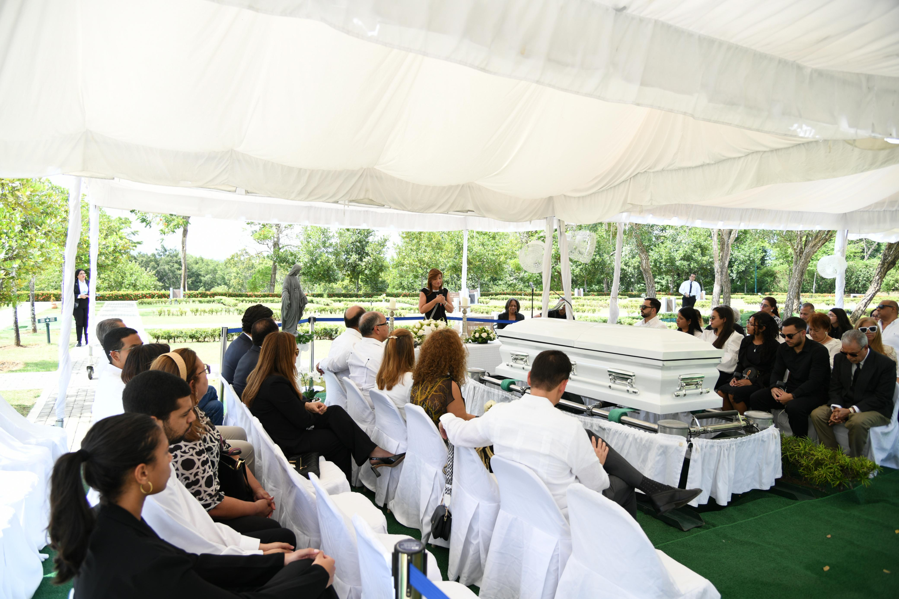 Honras fúnebres de María Cristina Camilo