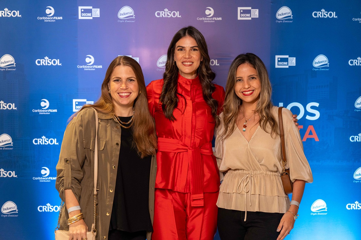 Claudia Fabián, Marianne Cruz González y Laura Tactuk durante la premier del documental “Dominicanos a simple vista Boston+”.