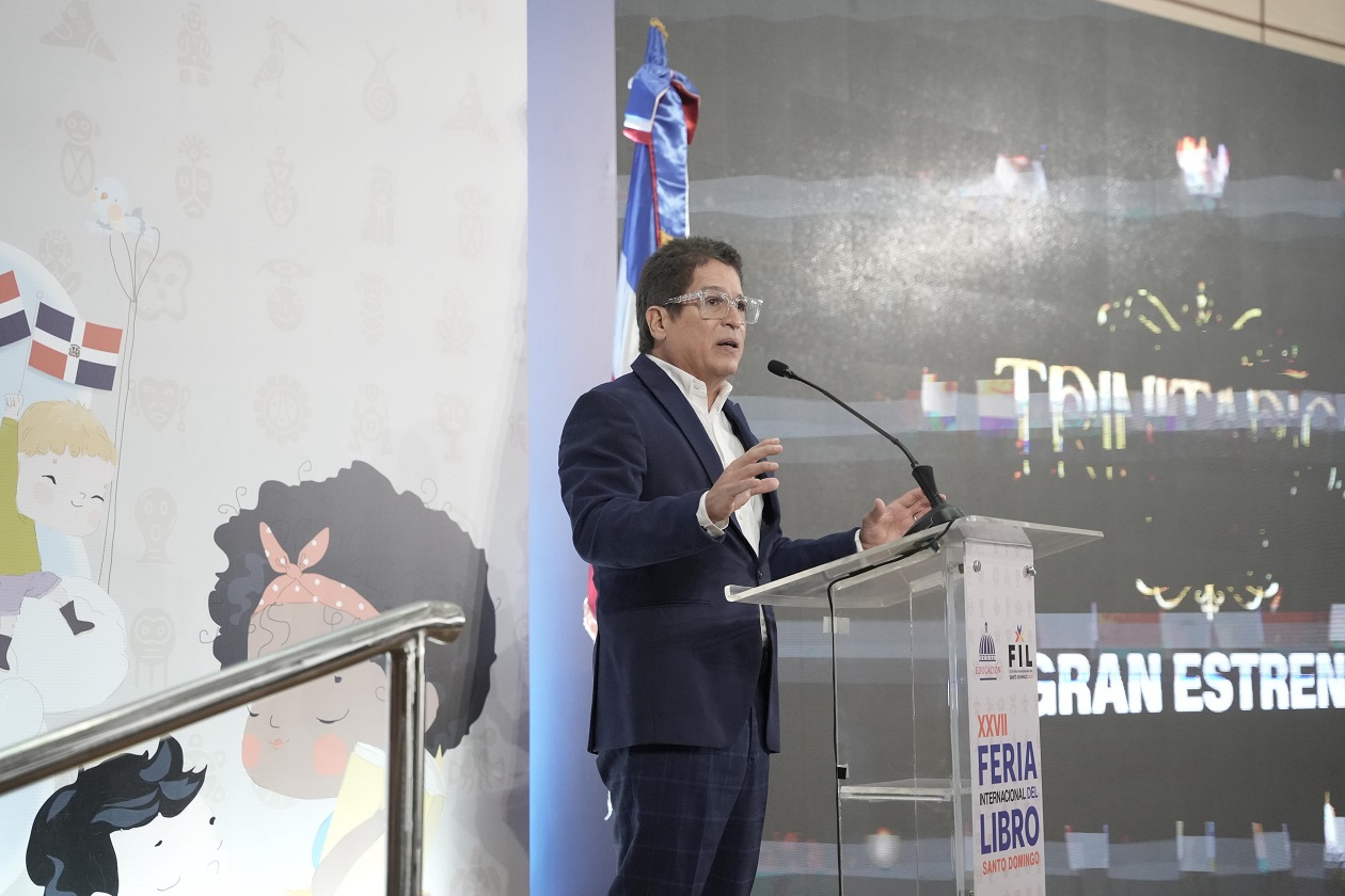 Iván Ruiz durante la presentación de la serie animada ‘Trinitarios’, que se estrenó el lunes 29 de septiembre en la Feria del Libro 2025.