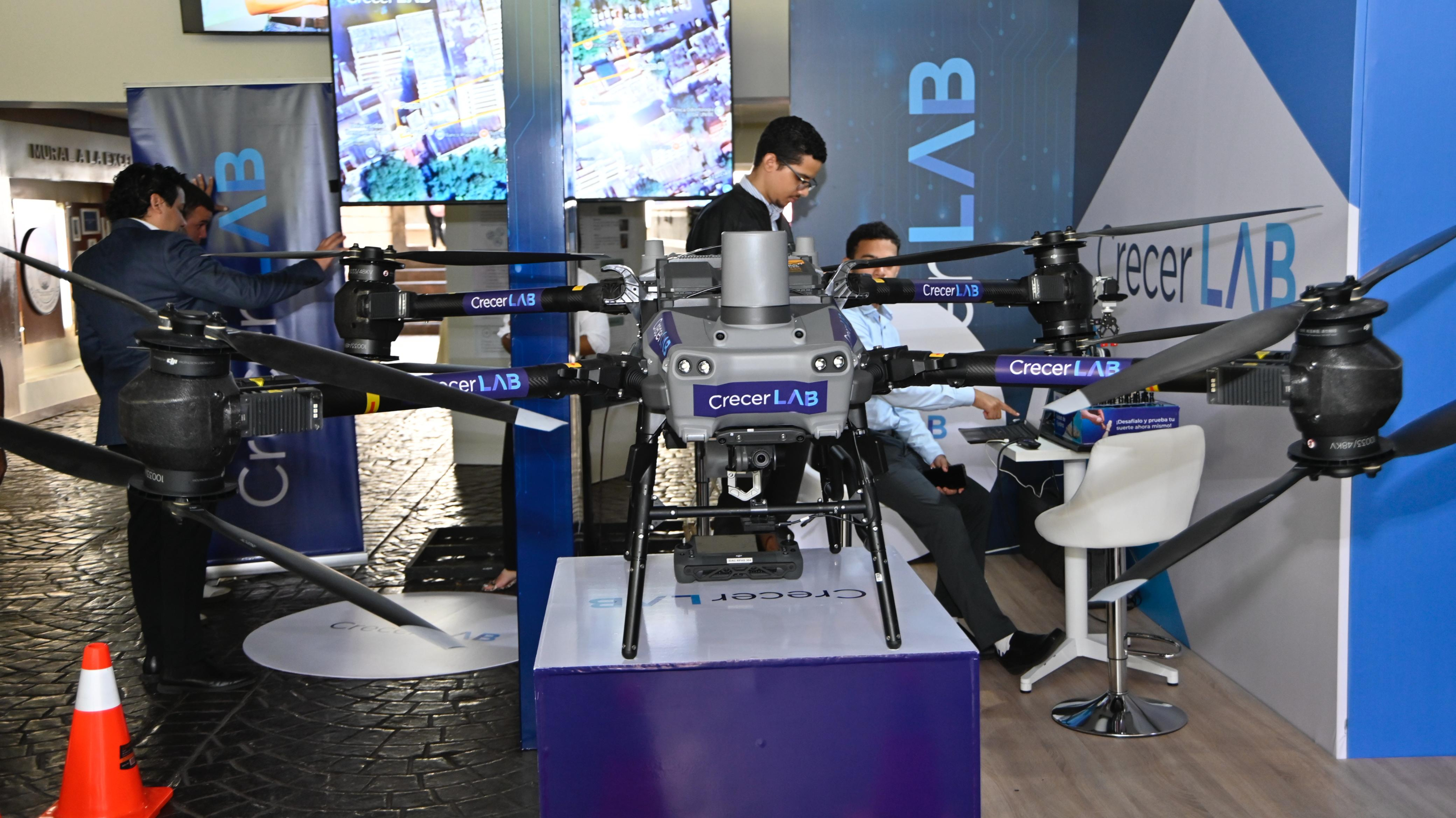 UNIBE inicia semana de la innovación: IA protagoniza feria ...