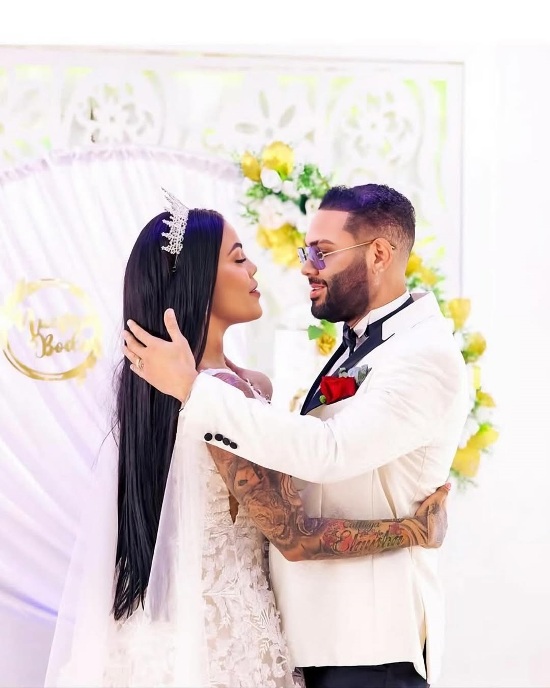 Mami Kim y Mariachi Budda en su “boda mediática”.