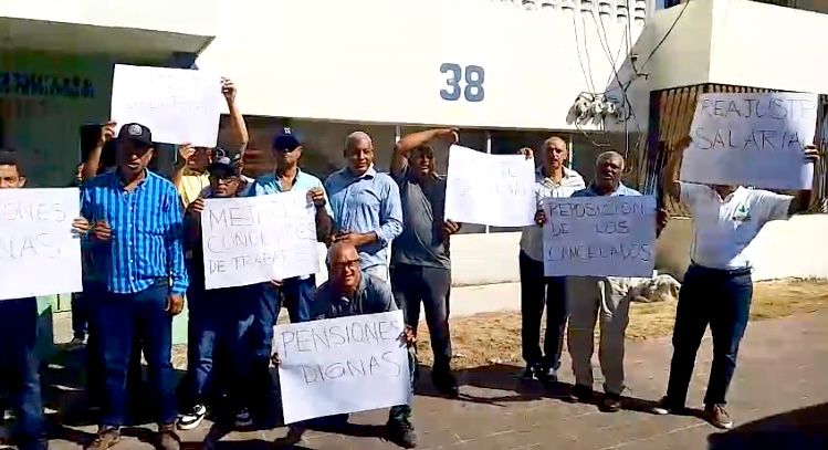 Agrónomos protestan en Puerto Plata