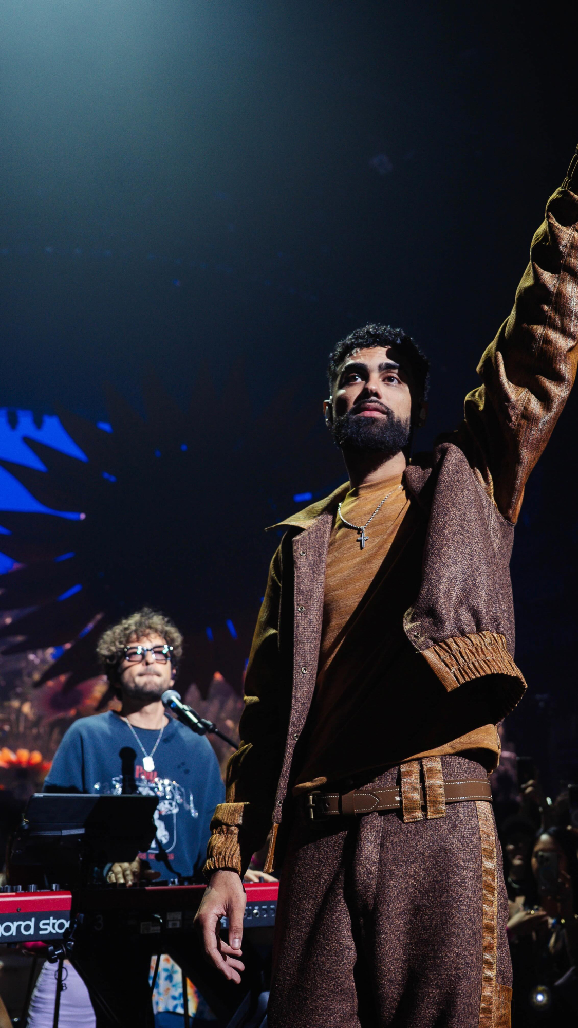 Tommy Torres junto a Jay Wheeler en el Coliseo de Puerto Rico José Miguel Agrelot.