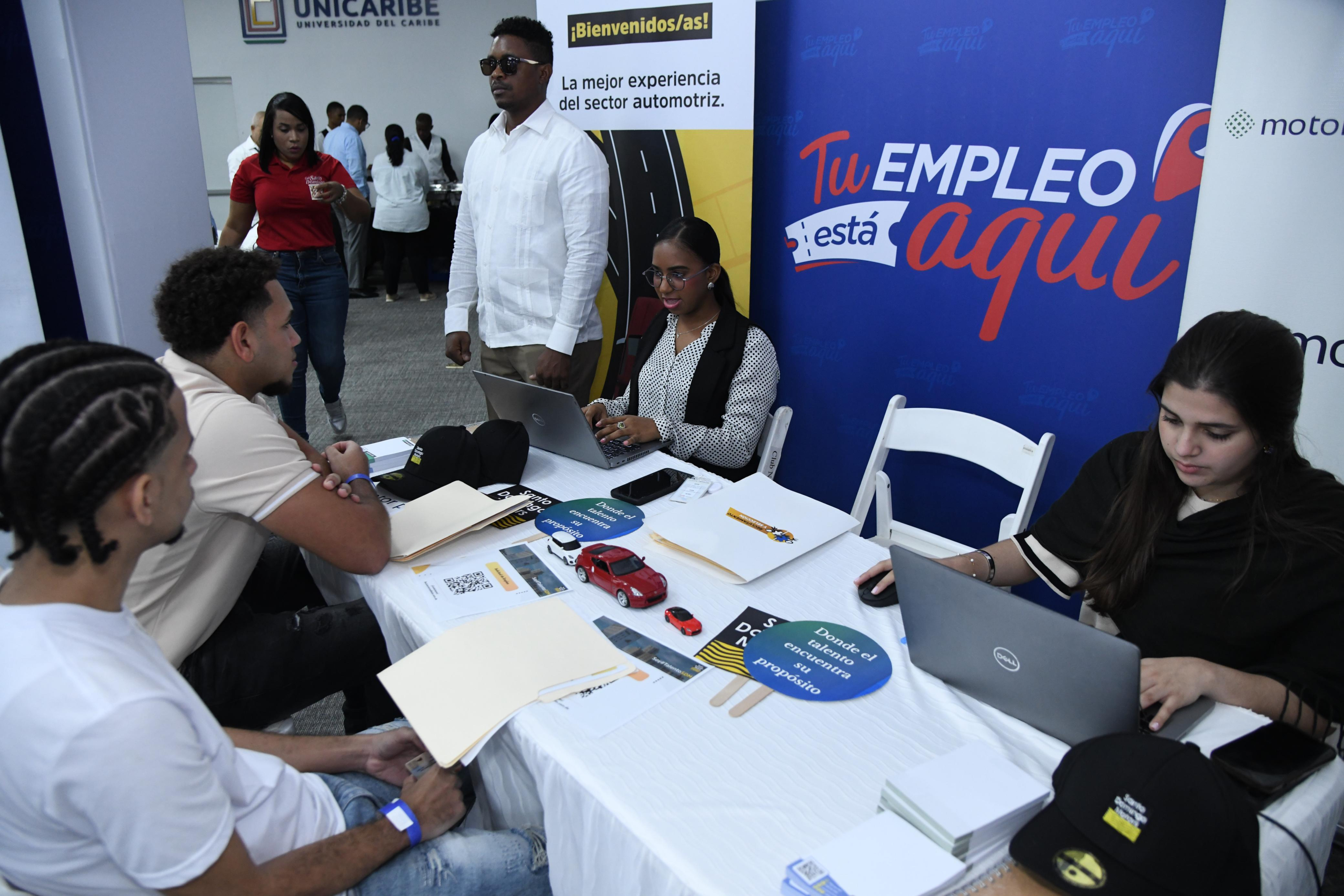 Ministerio de Trabajo realiza jornada laboral con 7,012 vacantes