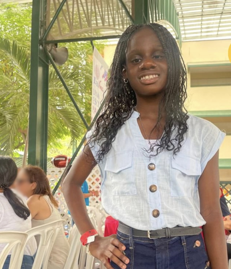 La niña Stephora era una estudiante meritoria.