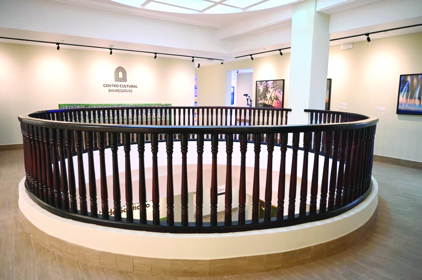 Uno de los hermosos ambientes del Centro Cultural Banreservas en Santiago.