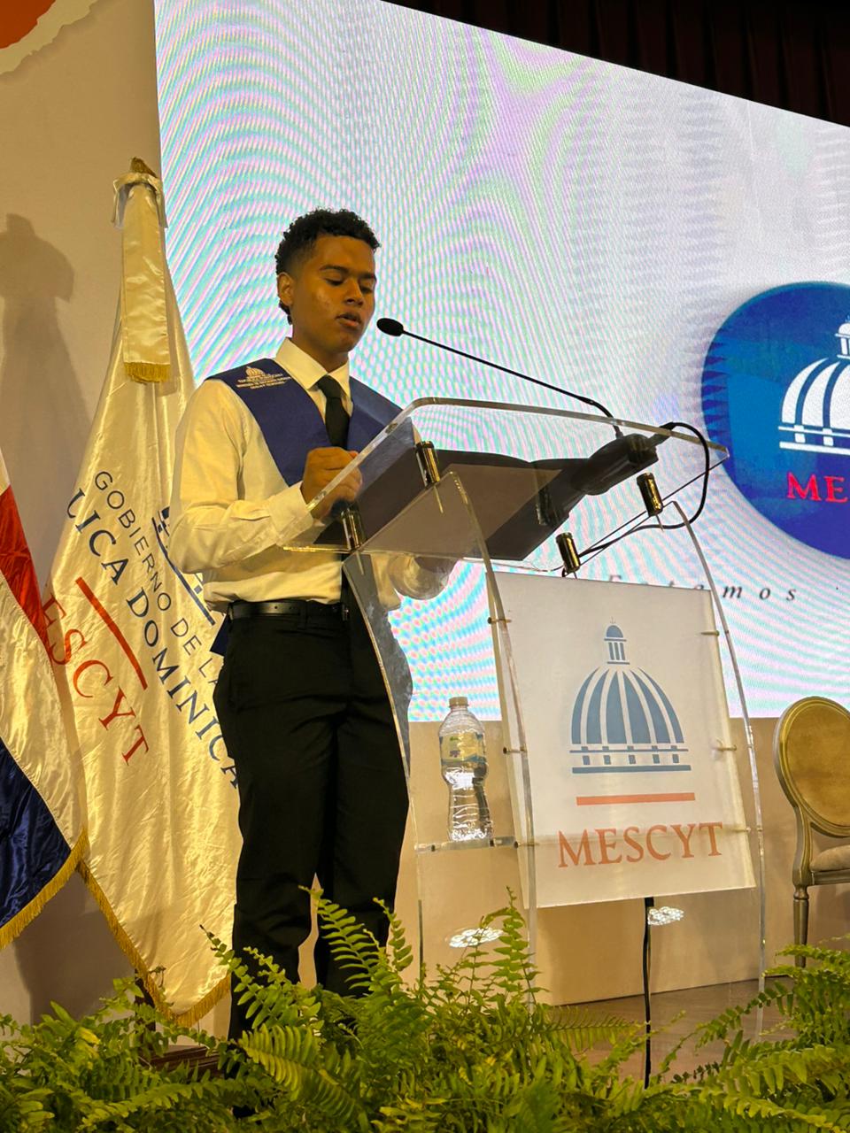 Graduados del programa inglés por inmersión