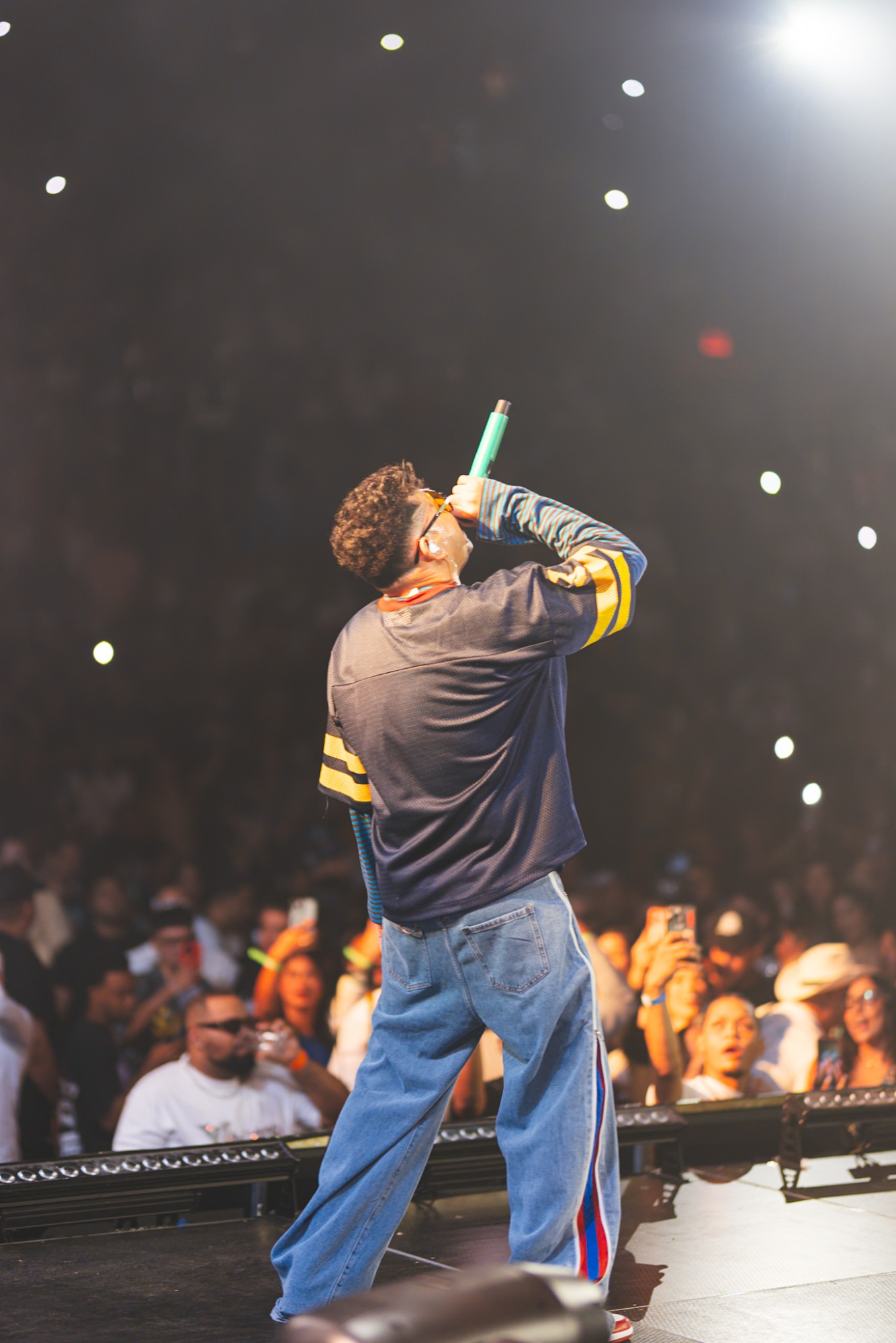 Santiago se rinde ante el exponente urbano Shadow Blow: casi tres horas de éxitos y una Arena del Cibao a máxima capacidad.