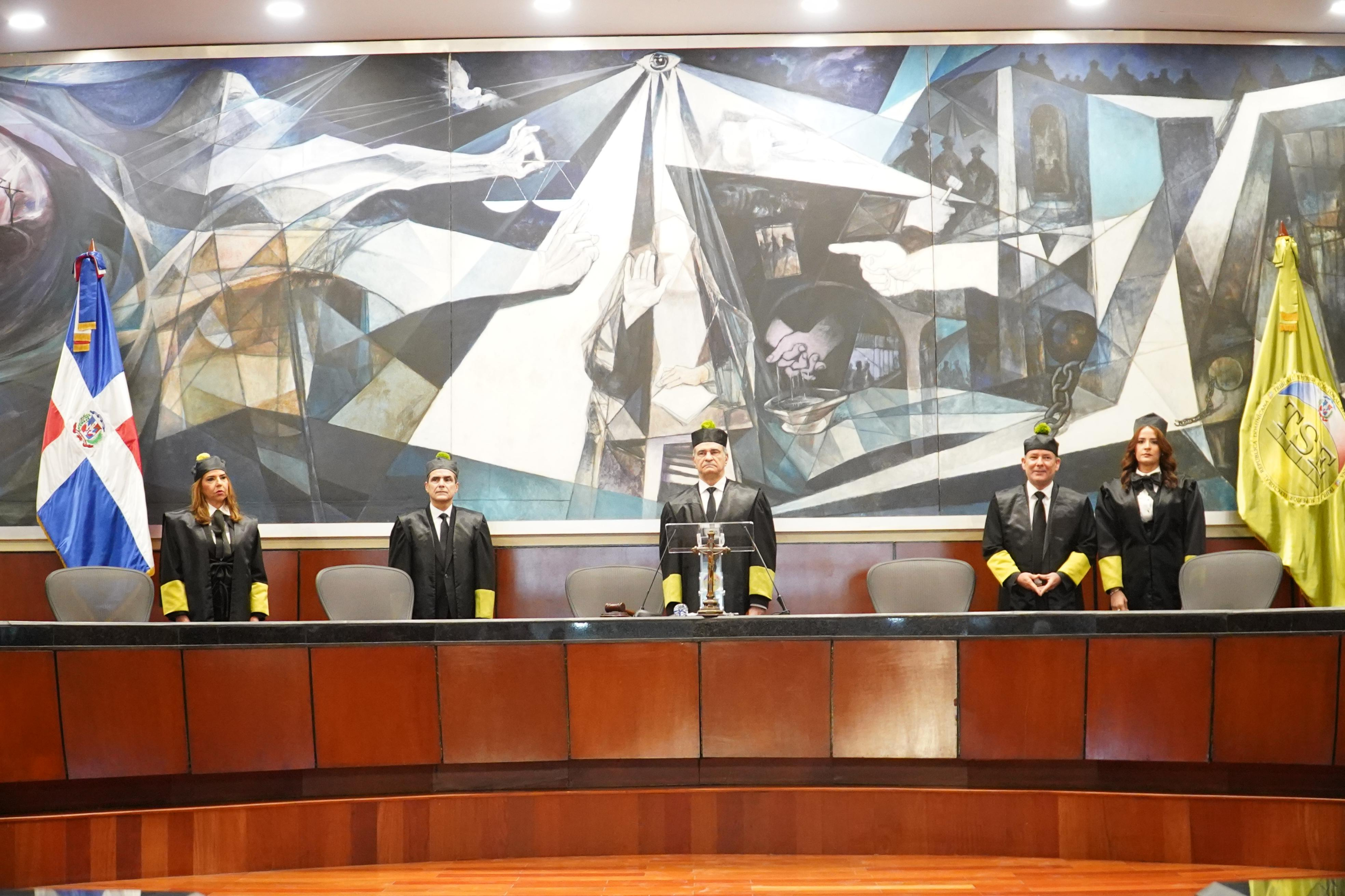 TSE advierte a partidos que es ilegal adelantar etapas electorales y precandidaturas.