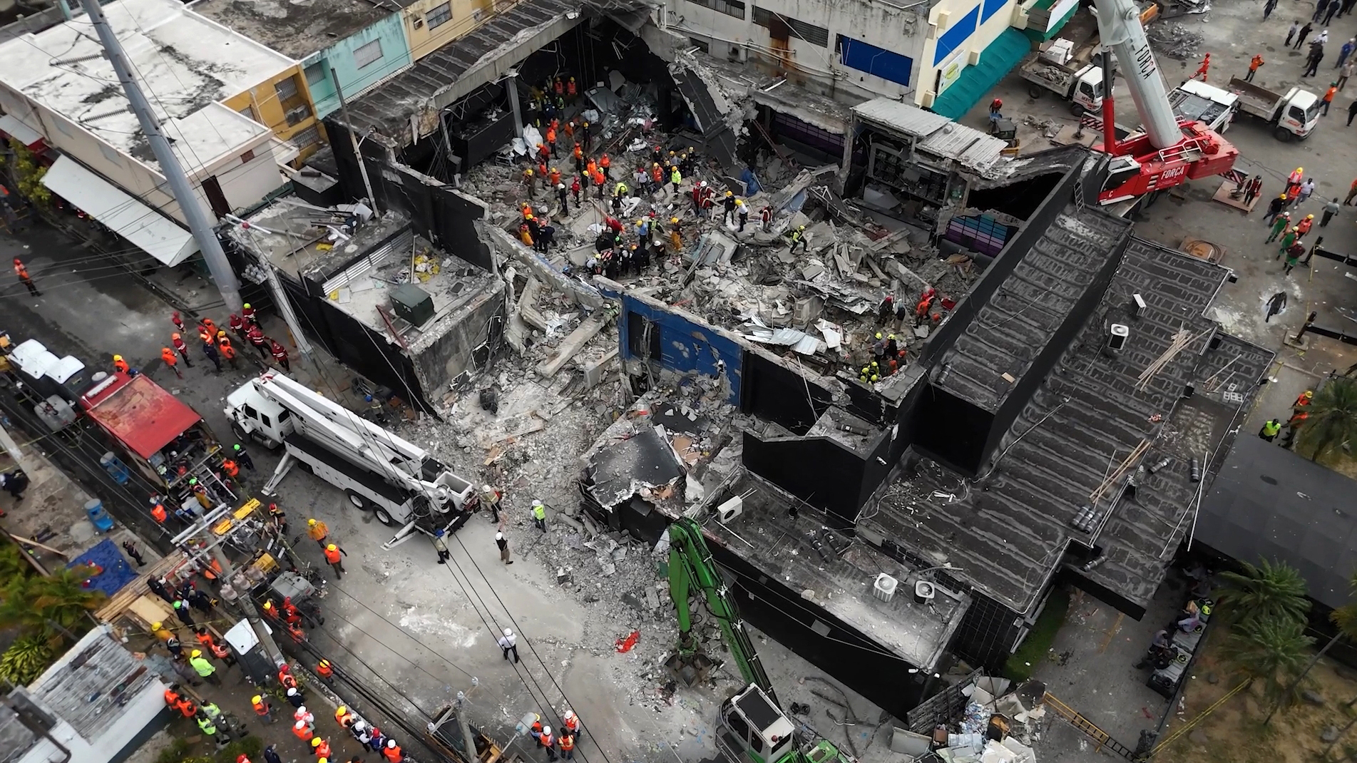 La tragedia de la discoteca Jet Set se produjo al desplomarse el techo mientras se celebraba una fiesta con cientos de personas.