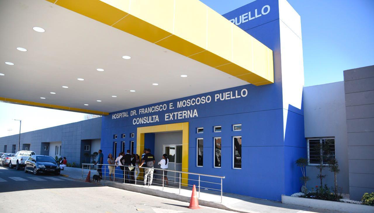 La dirección del Hospital Francisco Moscoso Puello informó que el centro de salud mantiene actualmente procesos de licitación para el remozamiento de diversas áreas.