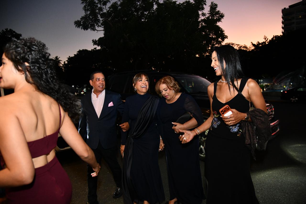 Llegada de Milly Quezada al Teatro Nacional