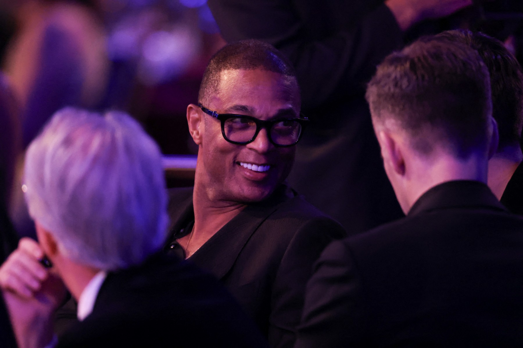 El periodista estadounidense Don Lemon aparece entre el público durante la gala previa a los Grammy de la Academia de la Grabación y Clive Davis, Saludo a los Íconos de la Industria, en el hotel Beverly Hilton de Beverly Hills, California, el 31 de enero de 2026.
