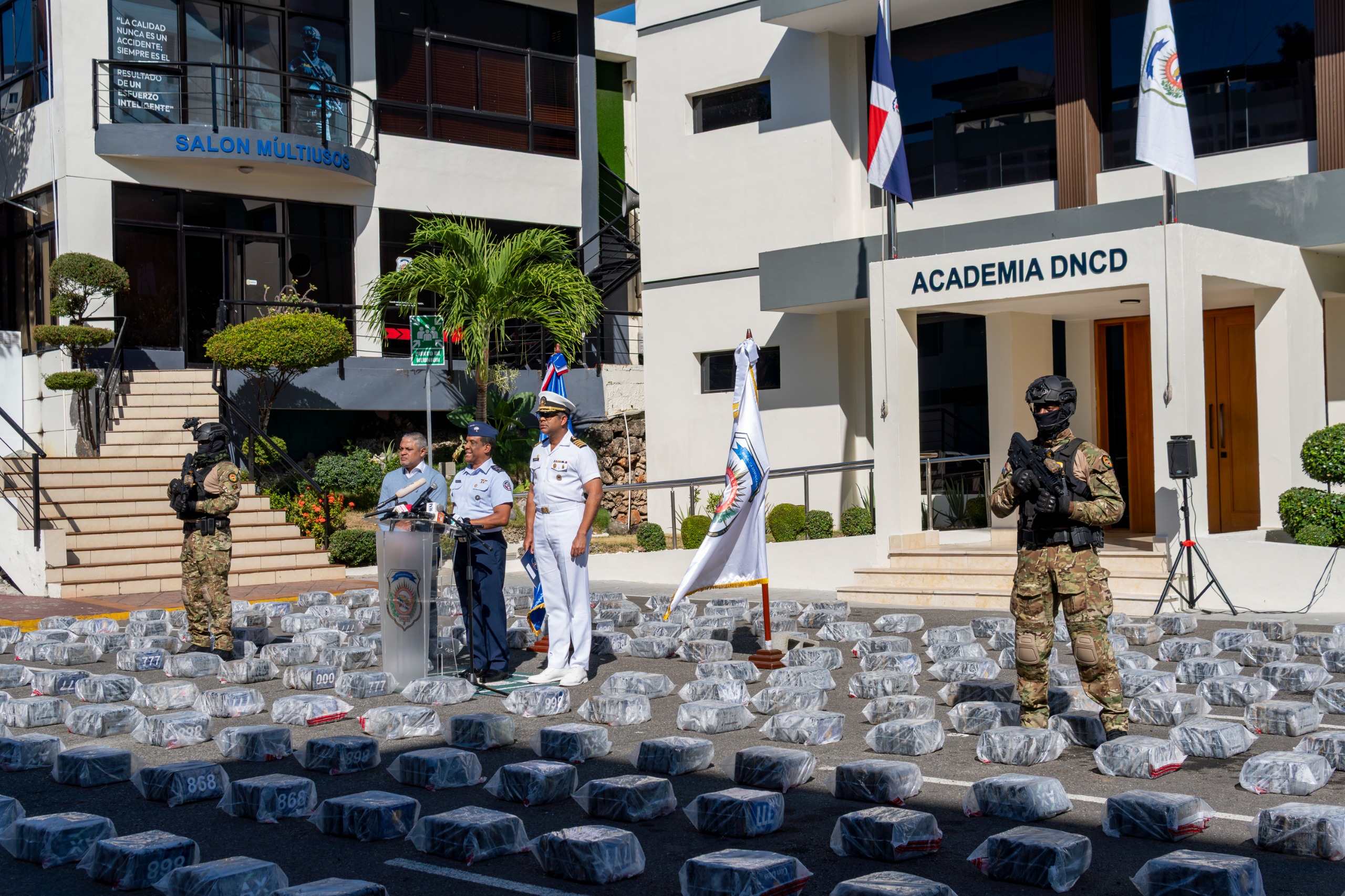 Decomiso de la droga, mostrada por la Dirección Nacional de Control de Drogas este lunes 16 de febrero 2026
