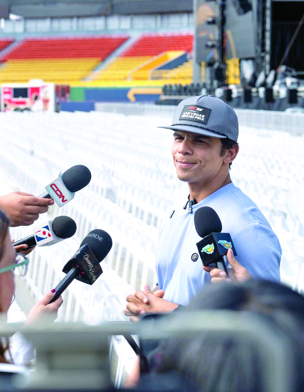 Saymon Díaz durante el encuentro de prensa en el Estadio Cibao, el jueves 19 de febrero 2026.
