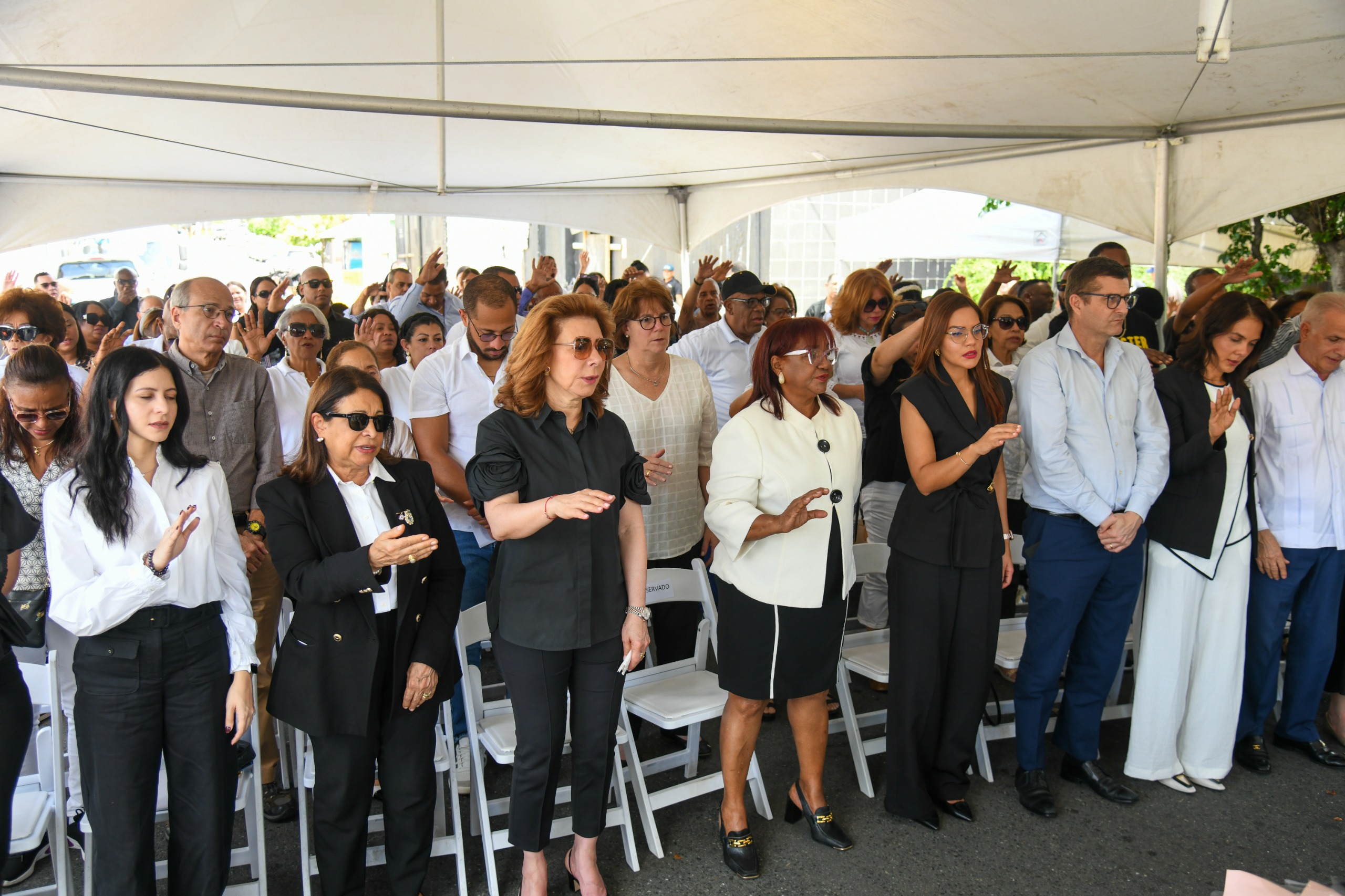 Sobrevivientes y familiares piden duelo nacional para el aniversario de ...