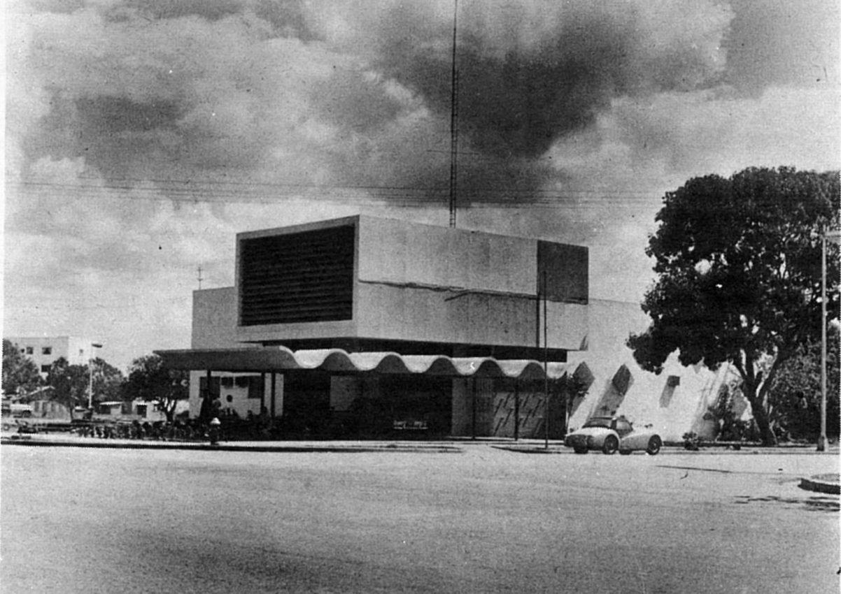 Edificio de Rahintel ubicado en la cercanía del Centro de los Héroes.