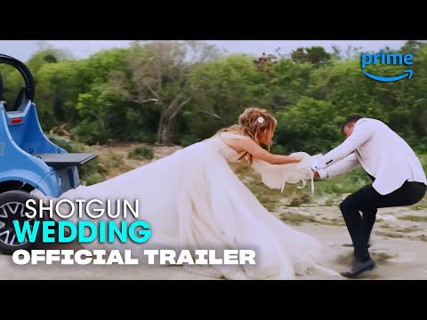 En Shotgun Wedding, Darcy (Jennifer Lopez) y Tom (Josh Duhamel) reúnen a sus adorables pero muy obstinadas familias para la boda de destino final, justo cuando la pareja comienza a tener miedo. Y si eso no fuera una amenaza suficiente para la celebración, de repente las vidas de todos están en peligro cuando todo el grupo es tomado como rehén. 