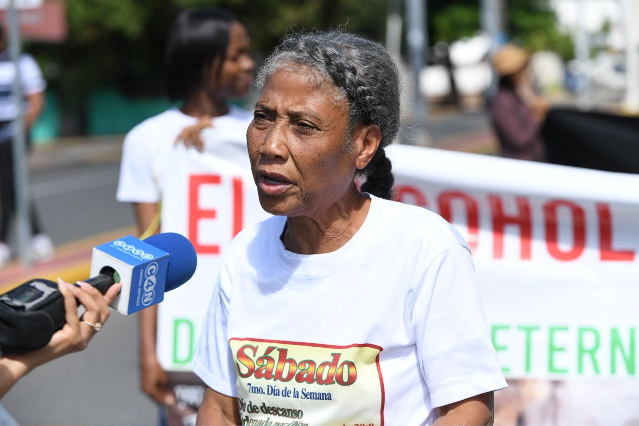 La presidenta de la organización, Zoila Adón Vidal, en el momento que fue entrevistada por los medios de la prensa.