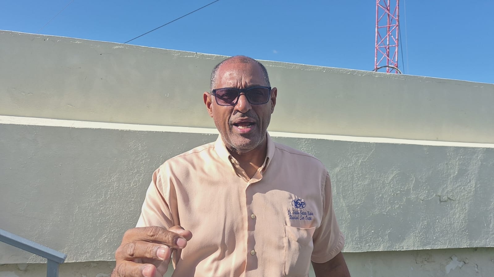 El director de la Unidad Dermatológica del Sur del Instituto Dominicano de Dermatología y Cirugía de la Piel Dr. Huberto Bogaert Díaz, doctor Polibio Batista.