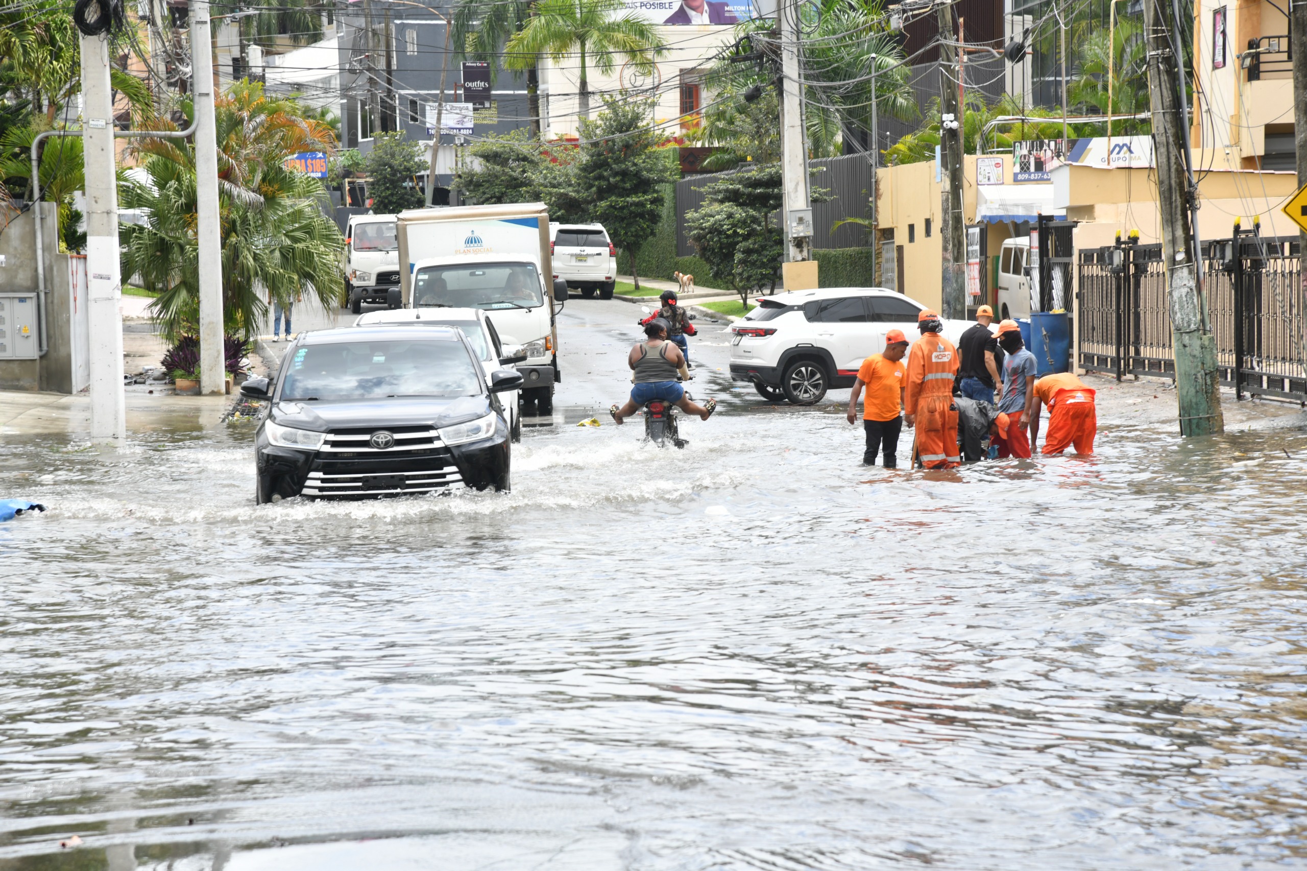 Las lluvias trastornaron el tránsito vehicular.