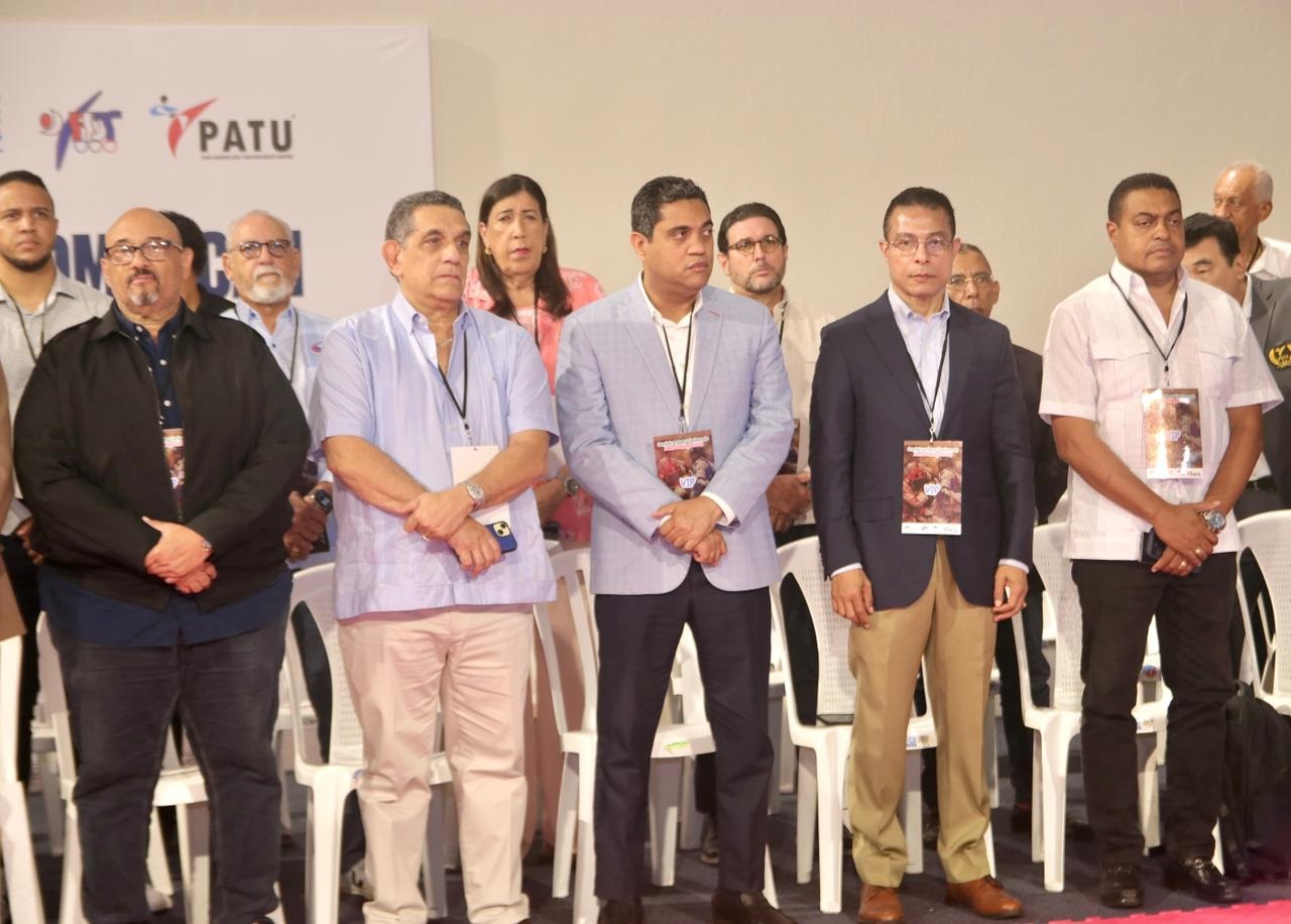 Kelvin Cruz, Minister of Sports and Recreation, led the opening ceremony along with Miguel Camacho, Luis Chanlatte, Oscar Maldonado and other sports leaders.