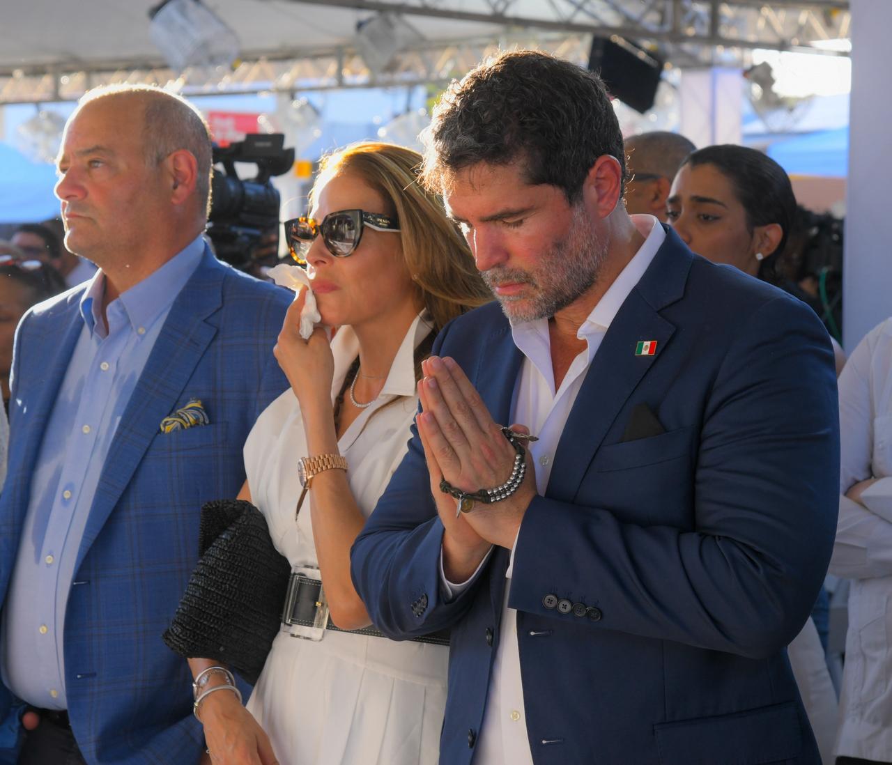 Embajadora de los Estados Unidos en República Dominicana, Leah Francis Campos y el actor mexicano, Eduardo Verástegui, en la Santa Eucaristía en honor a las victimas del Jet Set durante su primer aniversario.