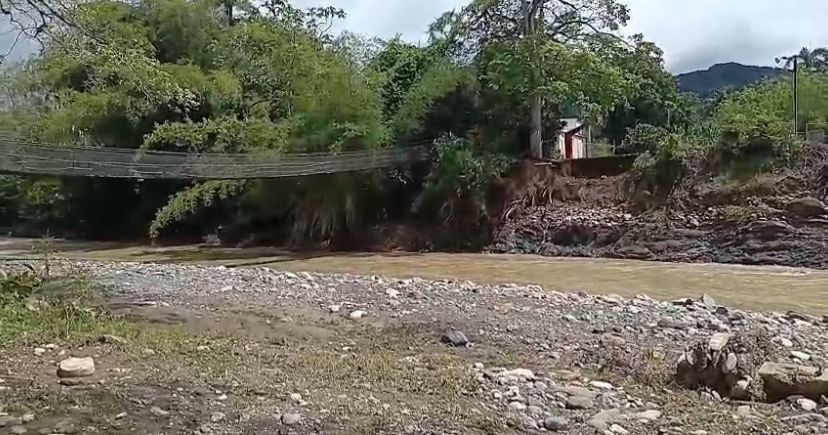 Derrumbe de cancha en la comunidad de Bajabonico Arriba, Altamira en la provincia de Puerto Plata.