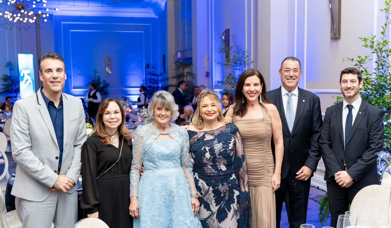 Iván Cunillera, Fabeth Martínez, Magaly Díaz, Kiseyda Fermín, Theresa Sullivan, Juan Martín de Oliva y Brian King