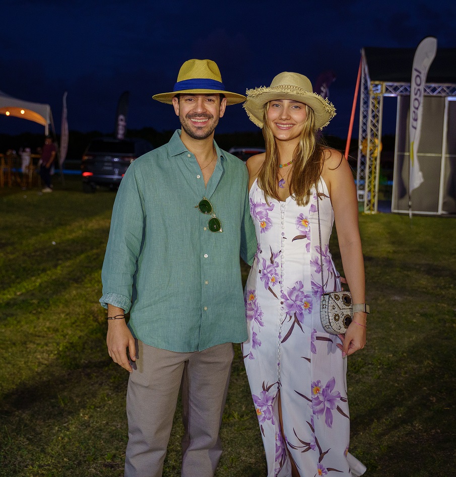 Carlos Durán and Zoé Roberta.
