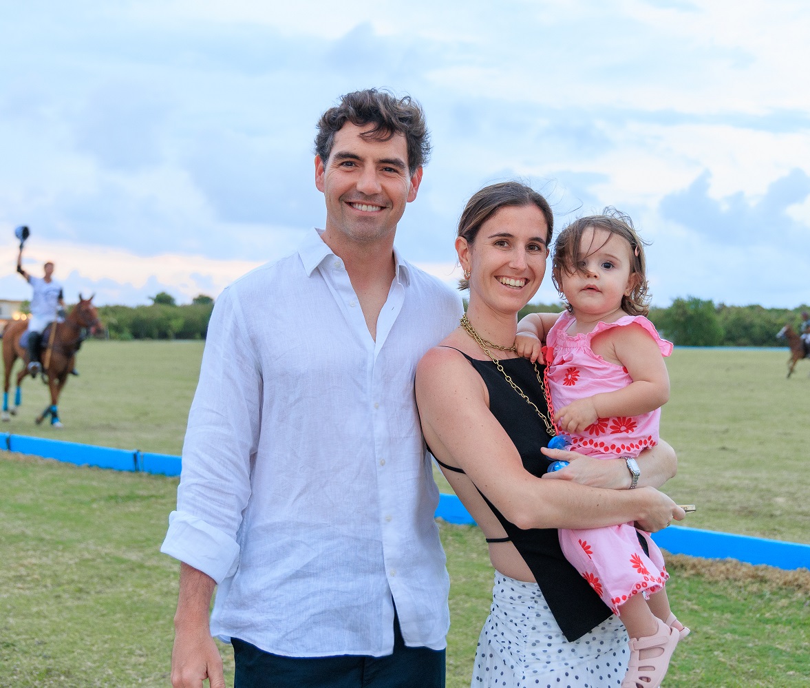 Pol Sayol, Lucía Carboni and Penélope Sayol.