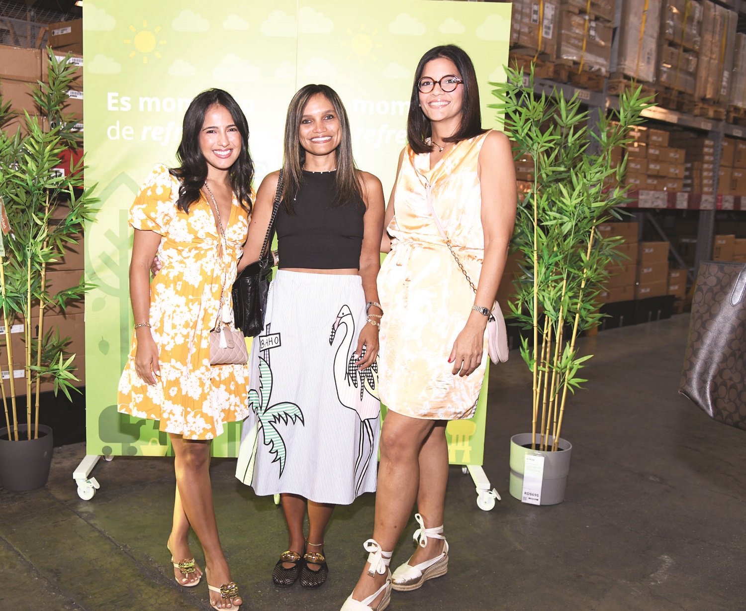 Dove of the. Cruz, Paola Álvarez and Paola Rubio.