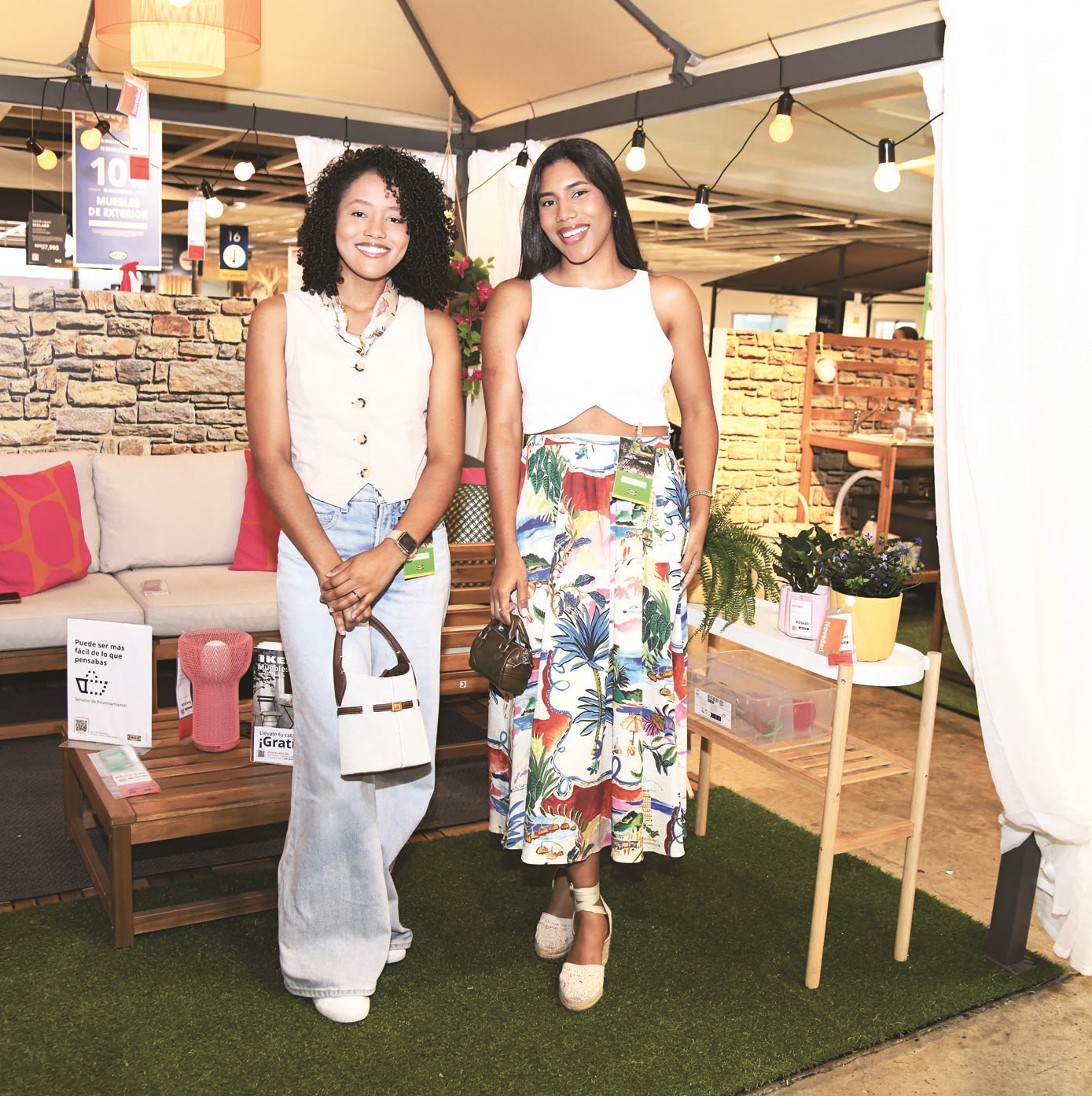 Crisbel Paredes and Laura Galván.